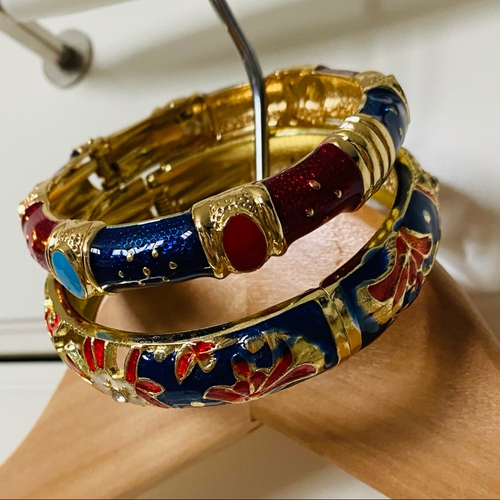 Two enamel hinged bangle bracelets - Picture 8 of 10